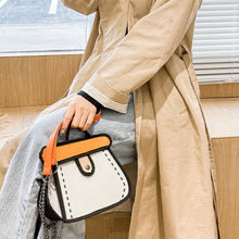 Laden Sie das Bild in den Galerie-Viewer, 2D Niedliche Karikatur-Umhängetasche