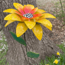 Laden Sie das Bild in den Galerie-Viewer, Gartendekoration Metall Blumen