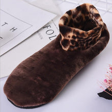 Laden Sie das Bild in den Galerie-Viewer, 🔥Weihnachtsangebot🎁Rutschfeste Thermosocken für den Innenbereich
