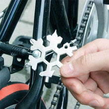 Laden Sie das Bild in den Galerie-Viewer, 18-in-1 Edelstahl Schneeflocken Multi-tool