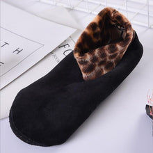 Laden Sie das Bild in den Galerie-Viewer, 🔥Weihnachtsangebot🎁Rutschfeste Thermosocken für den Innenbereich