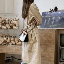 Laden Sie das Bild in den Galerie-Viewer, 2D Niedliche Karikatur-Umhängetasche