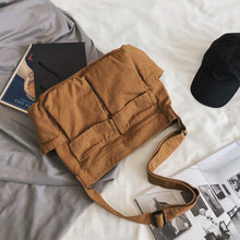 Laden Sie das Bild in den Galerie-Viewer, Umhängetasche aus Segeltuch