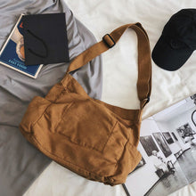 Laden Sie das Bild in den Galerie-Viewer, Umhängetasche aus Segeltuch
