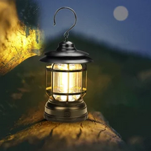 Laden Sie das Bild in den Galerie-Viewer, Tragbare Retro Camping Lampe