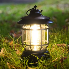 Laden Sie das Bild in den Galerie-Viewer, Tragbare Retro Camping Lampe