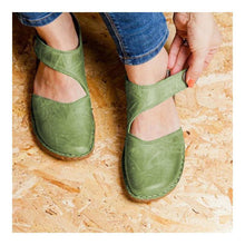 Laden Sie das Bild in den Galerie-Viewer, Vintage & Weiche  Klett Mary Jane Sandalen