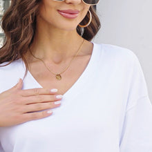 Laden Sie das Bild in den Galerie-Viewer, Damen lockeres halbärmliges T-Shirt mit V-Ausschnitt aus Baumwolle