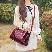 Laden Sie das Bild in den Galerie-Viewer, Neue Handtaschen aus Ölwachsleder Boston, große Tragetasche aus weichem Leder