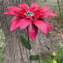 Laden Sie das Bild in den Galerie-Viewer, Gartendekoration Metall Blumen
