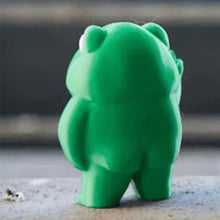 Laden Sie das Bild in den Galerie-Viewer, Mittelfinger-Frosch-Ornament
