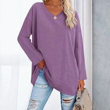 Laden Sie das Bild in den Galerie-Viewer, 🔥 Sommerspecial 🔥Damen Lockeres Langärmeliges Modisches T-Shirt mit V-Ausschnitt
