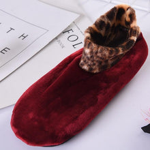 Laden Sie das Bild in den Galerie-Viewer, 🔥Weihnachtsangebot🎁Rutschfeste Thermosocken für den Innenbereich
