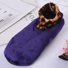Laden Sie das Bild in den Galerie-Viewer, 🔥Weihnachtsangebot🎁Rutschfeste Thermosocken für den Innenbereich
