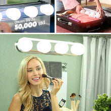 Laden Sie das Bild in den Galerie-Viewer, Tragbares Make-up LED Füllen Licht
