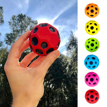 Laden Sie das Bild in den Galerie-Viewer, Hohe Bounce-Loch-Ball

